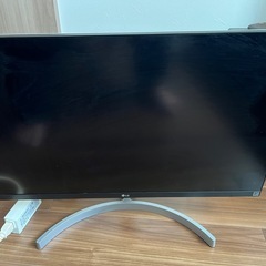 LG  4K 27インチ　IPSパネル　HDR対応モニタ