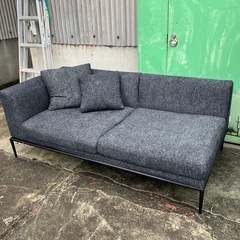 【ソファ】2〜3人掛け グレー　ソファー　クッション付き　　家具の画像