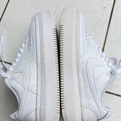 美品 NIKE ナイキ 厚底スニーカー コート ビジョン アルタ 24cmの画像