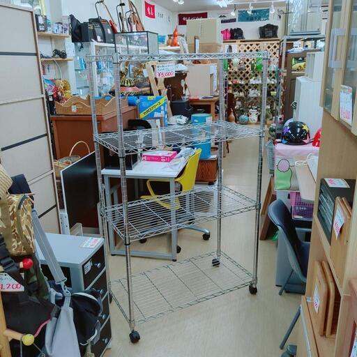 キャスター付きメタルラック☆サビ少なめ、大きいサイズ、人気商品【こちらは店舗です。浜村鹿野温泉ICから3分 買取本舗 宮本リサイクル 営業時間9～19時 定休日水曜のみ←連絡できませんm(_ _)m】
