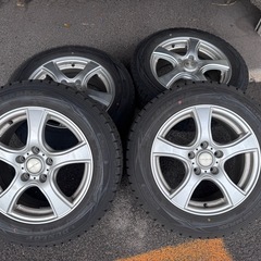 スタッドレスタイヤ　ホイール付き　205/60R16