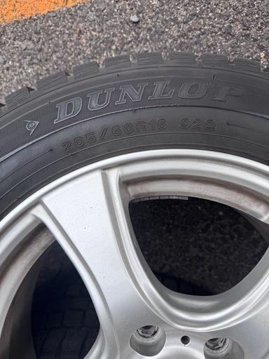 スタッドレスタイヤ　ホイール付き　205/60R16