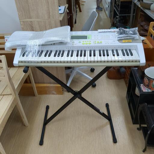 CASIO☆キーボード☆LK-202☆譜面台折れ箇所あり、台付き、作動確認済み【こちらは店舗です。浜村鹿野温泉ICから3分 買取本舗 宮本リサイクル 営業時間9～19時 定休日水曜のみ←連絡できませんm(_ _)m】