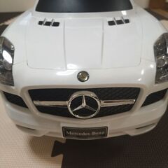【決まりました】【値下げしました】子ども用メルセデスベンツ　足蹴り　車の画像