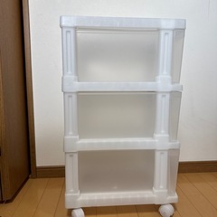 3段 収納ケース キャスター付き。の画像