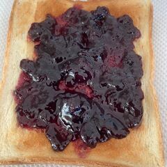 完熟ブルーベリージャム、大きな粒がゴロゴロと入った味わいのあるジャム - グルメ