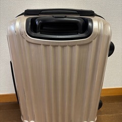スーツケースの画像