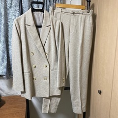 サイズ11 ベージュツイード風　洋服の青山パンツスーツ