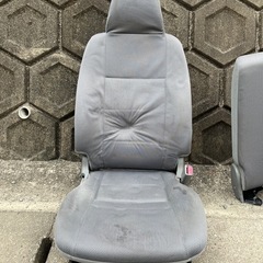 ハイエースバン　200系 シート