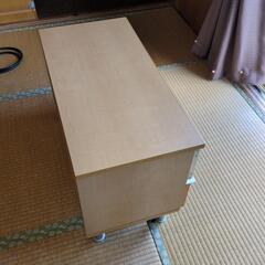 停止中)無料)白っぽい木製キャビネット（テレビ台)の画像