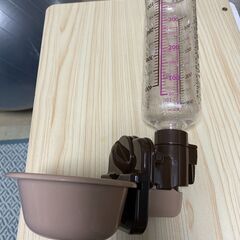 リッチェル ウォーターディッシュ プラスチック S ボトル付 ブラウンの画像
