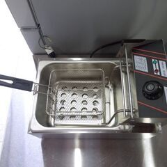 美品 業務用 電気フライヤー 卓上フライヤー MODEL 81 油量6リットル 110V 50Hz 揚げ物 厨房機器 通電確認済 札幌市 新道東店の画像
