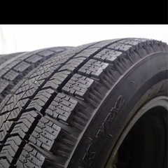 あまり履いてないお得スタッドレスホイールセット　ブリヂストン　8〜9部山　185/65R15