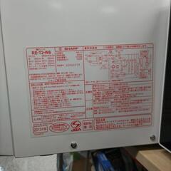 【引取先決まりました！】 電子レンジ SHARP  RE-T2 2013年製 ※ガラステーブルに少しカケ有りの画像