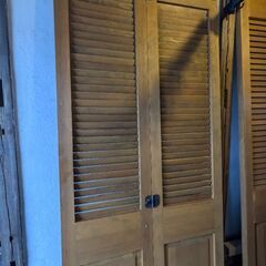 2枚　シンプソン　ルーバー　扉　ドア　折れ戸　収納　シャビー　DIY  輸入家具の画像