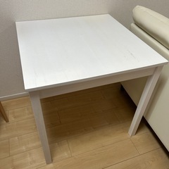 ダイニングテーブル
