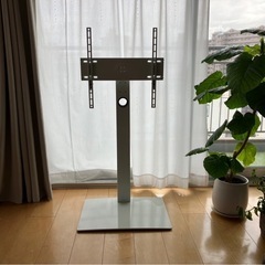 【お渡し決まりました】テレビスタンド　白　65型まで対応の画像