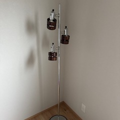 おしゃれなスタンドライトの画像