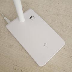 オーム電機 OHM LEDデスクランプ  3段階調光昼白色 ホワイト DS-LS20-Wの画像