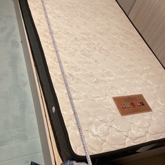 値下げします！きれいな シングルベッドとマトレスの画像