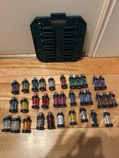 BANDAI -- 仮面ライダービルドの変身ベルトDXビルドドライバーと関連グッズ、ボトル25種33本セット 変身ベルト DXビルドドライバー | 商品情報 | 仮面ライダーおもちゃ 