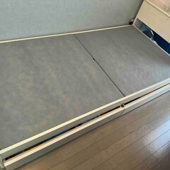ベッドフレーム/シングル　ベットマットも無料で付けます