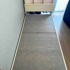 ベッドフレーム/シングル　ベットマットも無料で付けますの画像