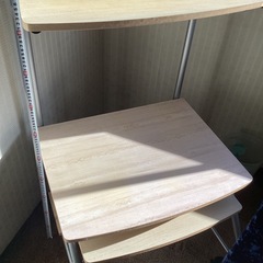 パソコンデスクの画像