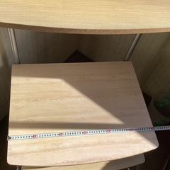 パソコンデスクの画像