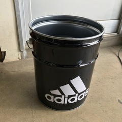 アディダス　ペール缶