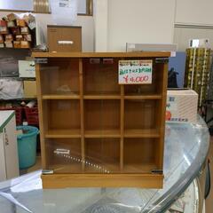 カップ陳列棚✨扉付き収納棚☆ウッド・ガラス扉☆小錆、コレクション収納【こちらは店舗です。浜村鹿野温泉ICから3分 買取本舗 宮本リサイクル 営業時間9～19時 定休日水曜のみ←連絡できませんm(_ _)m】の画像