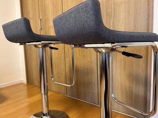 サンドウィッチ グレー スツール - スツールの通販 ｜【KARE】ドイツの