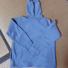 ＊UNIQLO＊水色のフリースパーカー＊の画像