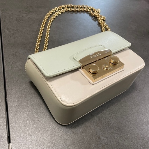 【美品! FURLAのバック】