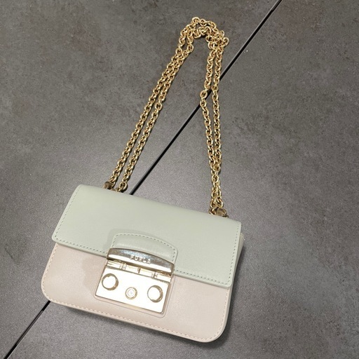 【美品! FURLAのバック】