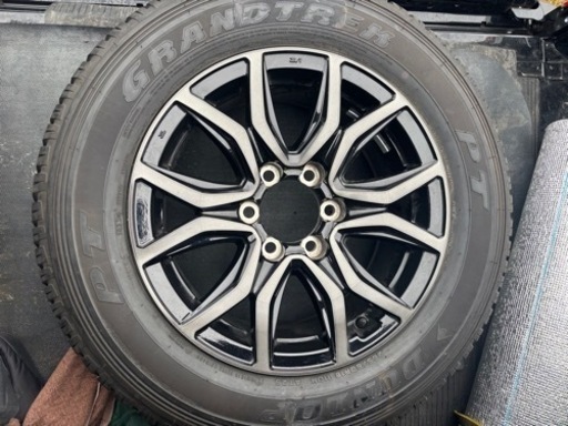 車のパーツ タイヤ、ホイール