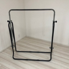 鉄棒　室内の画像