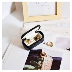 ✨ 新品・未使用 ✨ ジュエリーボックス　コンパクト収納　指輪ケース　アクセサリー収納　ピアスケース　イヤリング収納　小物入れ　旅行用　プレゼントにもの画像