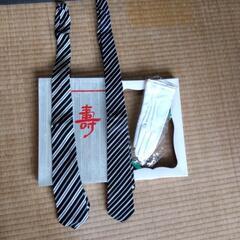 礼服用ネクタイ２本と手袋ですの画像