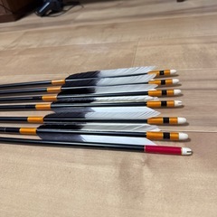 弓道　矢筒と矢7本の画像