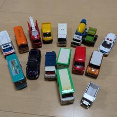 トミカ ミニカー15台の画像