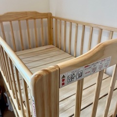 [都内近郊お届けします]カトージ　ベビーベッドの画像