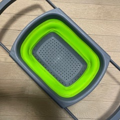 伸縮、折りたためる水切りラック  シリコン製