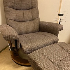 【取引中】一人用リクライニングソファ　オットマン付　ニトリの画像