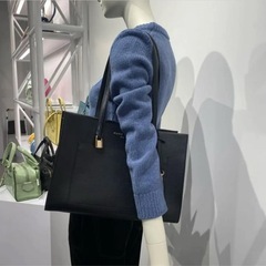 MARC JACOBS ワーク トートバッグ 通勤通学 A4対応の画像
