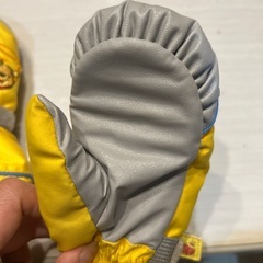 プーさんのスキー手袋の画像