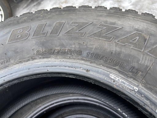 ブリヂストン BLIZZAK W979 225/75R16 4本