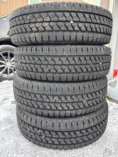 ブリヂストン BLIZZAK W979 225/75R16 4本