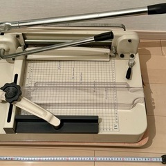 A4用紙までの裁断機　無料の画像