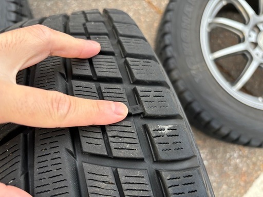 最終値下　ヨコハマタイヤ　スタッドレス　215/65/r16